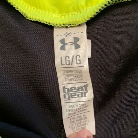 Under Armour Cropped Yoga Pants - Picture 3 of 3